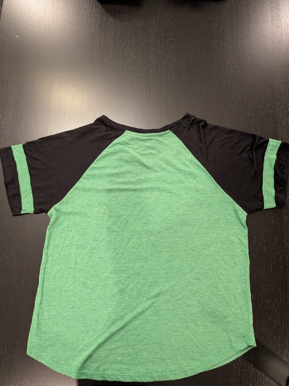 Colosseum Oregon Ducks Green and Black Raglan Tee - Picture 8 of 9